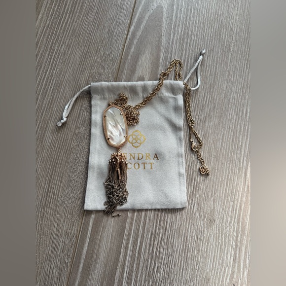 Kendra Scott Jewelry - Kendra Scott Rayne Pendant Necklace